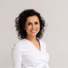 Powiększ obraz: Urszula Król, lekarz wykonujący zabiegi medycyny estetycznej Wrocław