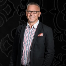 Powiększ obraz: Bogdan Dmochowski, stomatolog Łomża