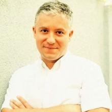 Powiększ obraz: Grzegorz Kruszyński, ginekolog Konin