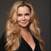 Powiększ obraz: Karolina Bystrzanowska-Przybyło, lekarz wykonujący zabiegi medycyny estetycznej Pruszcz Gdański