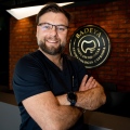 Karol Badeja, stomatolog Przeźmierowo