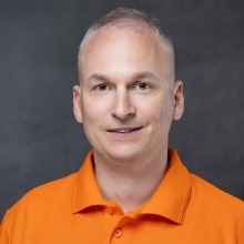 Powiększ obraz: Rafał Rój, chirurg stomatologiczny Jaworzno