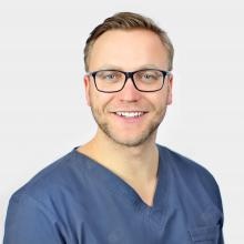 Powiększ obraz: Tomasz Adaszkiewicz, stomatolog Gdynia