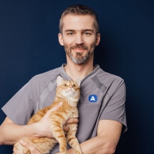 Powiększ obraz: Adrian Janiszewski, weterynarz Kraków