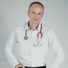 Powiększ obraz: Damian Hudziak, kardiochirurg Katowice