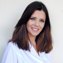 Powiększ obraz: Iwona Fischhof-Śmielak, lekarz wykonujący zabiegi medycyny estetycznej Łomianki