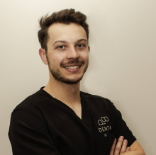 Powiększ obraz: Michał Mitera, stomatolog Tarnów