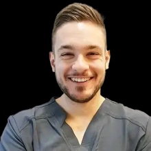 Powiększ obraz: Jakub Ferenc, stomatolog Wrocław