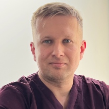 Powiększ obraz: Kamil Symela, endokrynolog Wrocław