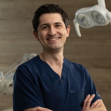 Powiększ obraz: Maciej Kielan, chirurg stomatologiczny Wrocław