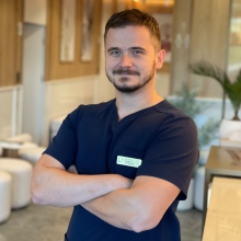 Powiększ obraz: Grzegorz Szczepanek, stomatolog Tychy