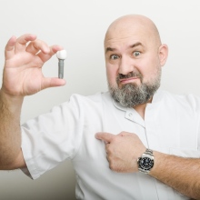 Powiększ obraz: Jan Nikodem Perek, chirurg stomatologiczny Warszawa