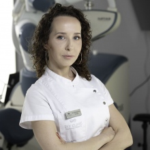 Powiększ obraz: Aleksandra Janiak, lekarz wykonujący zabiegi medycyny estetycznej Wrocław