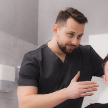 Powiększ obraz: Mateusz Kołodziejczyk, stomatolog Rzeszów