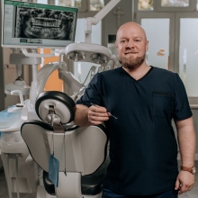 Powiększ obraz: Miłosz Błaszczak, stomatolog Elbląg