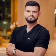 Powiększ obraz: Mateusz Paterak, lekarz wykonujący zabiegi medycyny estetycznej Katowice