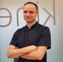 Powiększ obraz: Kamil Knychalski, stomatolog Wrocław