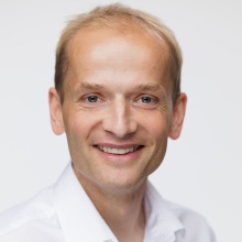 Powiększ obraz: Tomasz Banaszak, stomatolog Gdynia