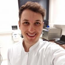 Powiększ obraz: Piotr Piątek, stomatolog Radom