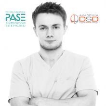 Powiększ obraz: Łukasz Lassmann, stomatolog Gdańsk