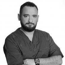 Powiększ obraz: Sławomir Pyziak, lekarz wykonujący zabiegi medycyny estetycznej Kraków