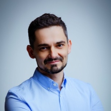 Powiększ obraz: Paweł Gniewaszewski, stomatolog Piotrków Trybunalski