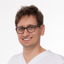 Powiększ obraz: Aleksander Święch, stomatolog Mysłowice