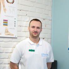 Powiększ obraz: Grzegorz Podenas, fizjoterapeuta Stanisławów Pierwszy