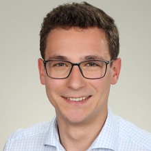 Powiększ obraz: Mateusz Kościelniak, optometrysta Śrem