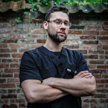 Powiększ obraz: Jakub Ładyński, neurochirurg Elbląg