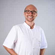 Powiększ obraz: Adam Pierzchała, ortopeda Ruda Śląska