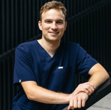 Powiększ obraz: Michał Proczka, chirurg naczyniowy Zielonka