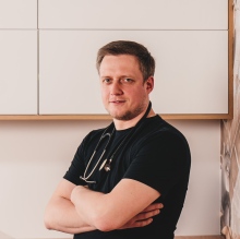 Powiększ obraz: Kamil Bednarek, weterynarz Kraków