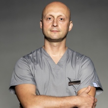 Powiększ obraz: Marcin Juchimiuk, chirurg Białystok