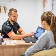 Powiększ obraz: Wojciech Korbela, fizjoterapeuta Piława Górna