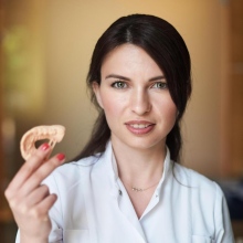 Powiększ obraz: Oksana Yakovuk, stomatolog Warszawa