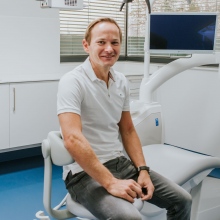 Powiększ obraz: Piotr Kondzielnik, stomatolog Pszczyna