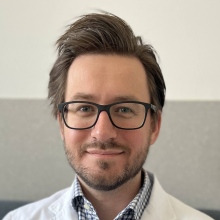 Powiększ obraz: Piotr Kwella, neurochirurg Wrocław