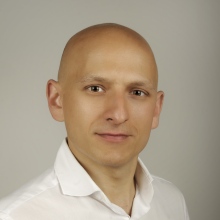 Powiększ obraz: Ernest Bobeff, neurochirurg Łódź