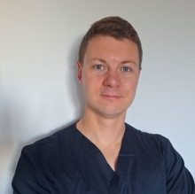 Powiększ obraz: Oskar Liczbik, neurochirurg Sopot