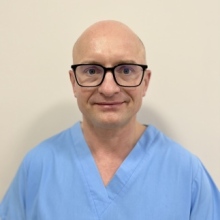 Powiększ obraz: Sławomir Stępniewski, chirurg plastyczny Poznań