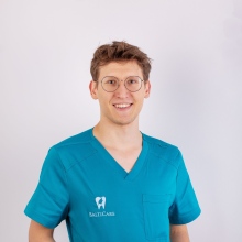 Powiększ obraz: Mateusz Kwieciński, stomatolog Gdańsk