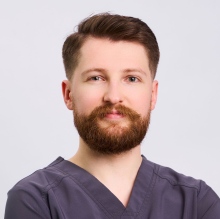 Powiększ obraz: Jerzy Brzozowski, stomatolog Kraków