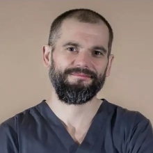 Powiększ obraz: Robert Wajda, chirurg Opole