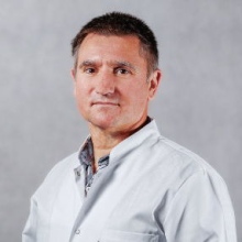 Powiększ obraz: Grzegorz Skrok, chirurg Zamość