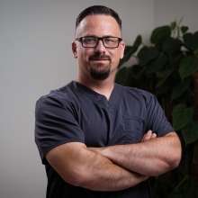 Powiększ obraz: Andrii Gvozdetskyi, lekarz wykonujący zabiegi medycyny estetycznej Wrocław