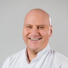 Powiększ obraz: Dejan Simić, ortopeda Żory