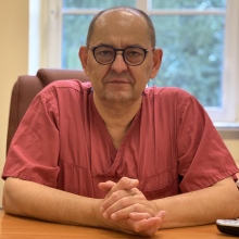 Powiększ obraz: Jacek Skiba, chirurg Wrocław