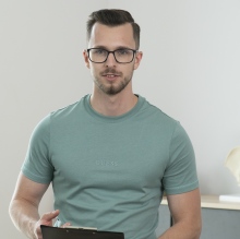 Powiększ obraz: Mateusz Leroch, fizjoterapeuta Wrocław