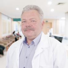 Powiększ obraz: Dariusz Woźniak, chirurg Piaseczno